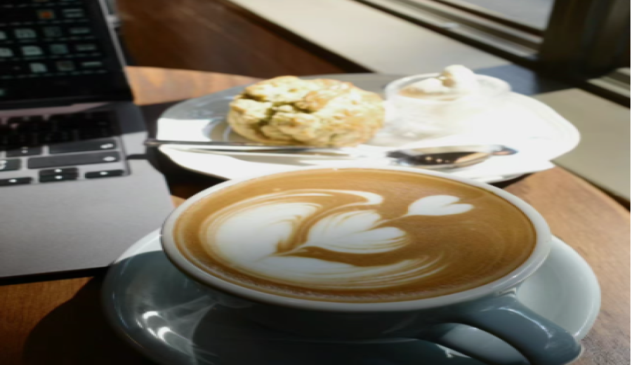 Analysis of Laptop-Free Hours in London Cafés: Strategies for Managing Lunchtime and Weekend Seating