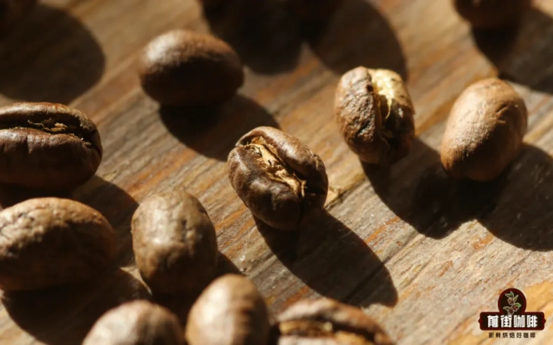 Analysis of the Differences Between Peaberry and Flat Beans: The Cause of Pea-Shaped Coffee, the Myth of Male and Female Beans, and the Reasons Behind the Price Difference