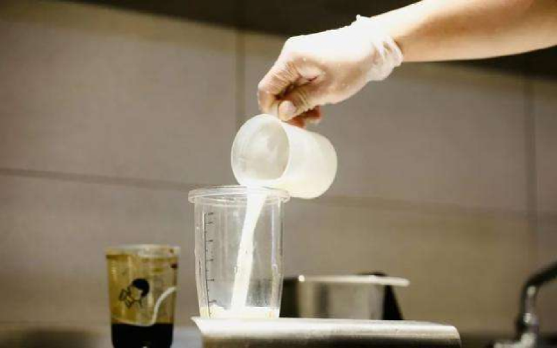 How Does Oat Milk Alter Coffee Flavor? A Nutritional Comparison and Analysis of Professional Competition Milk Regulations