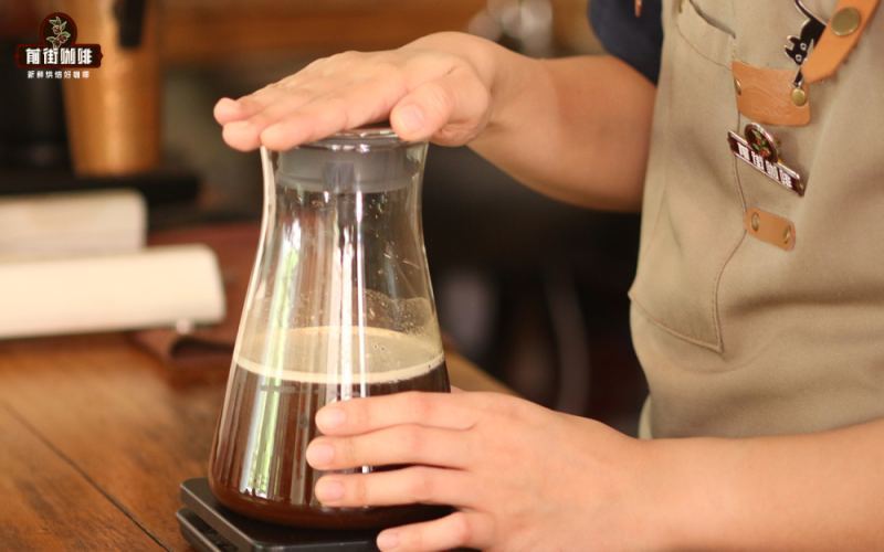 Complete Guide to Storing and Brewing Cold Brew & Ice Drip Coffee: Flavor Shelf Life, Grind Settings & Home Brewing Tips