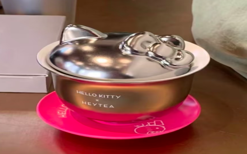 Controversy Over Pre-Reserved Tea Bowls in HEYTEA × Hello Kitty Collaboration: Analysis of Fairness Issues in the Joint Event