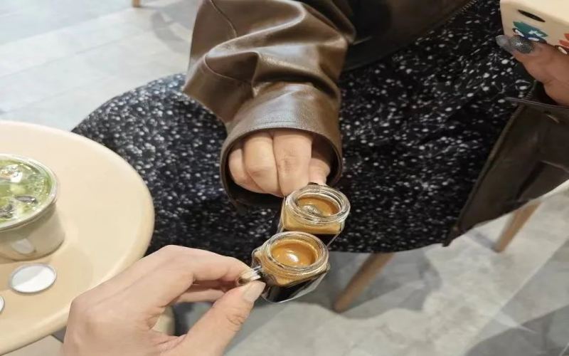 Manner hits 1,000 stores nationwide！Bring-your-own-cup creativity showcase: From old teapots to clay soup pots, the fun side of coffee