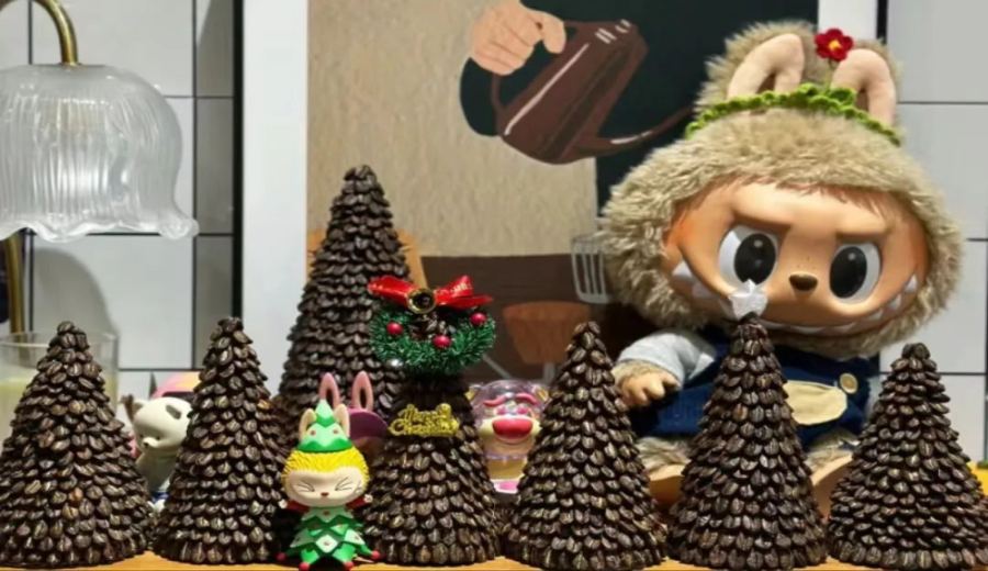 Complete DIY Guide to Coffee Bean Christmas Trees: From Material Selection to Giant Tree Making Techniques