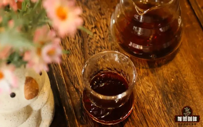 Exploring Coffee Flavor Wheels and Bean Varieties Through the Connection Between Tea and Floral Aromas | Brewing Guide