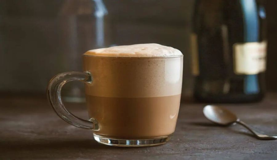 How to Make Russian Raf Coffee? A Complete Guide from History to DIY Vanilla Cream Latte