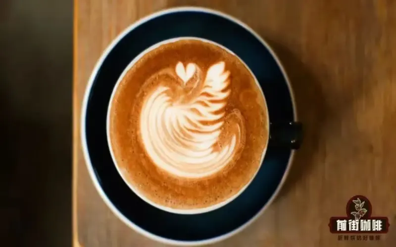 Is latte art on light roast beans prone to bubble collapse? Master 3 techniques to improve milk foam stability and latte art longevity