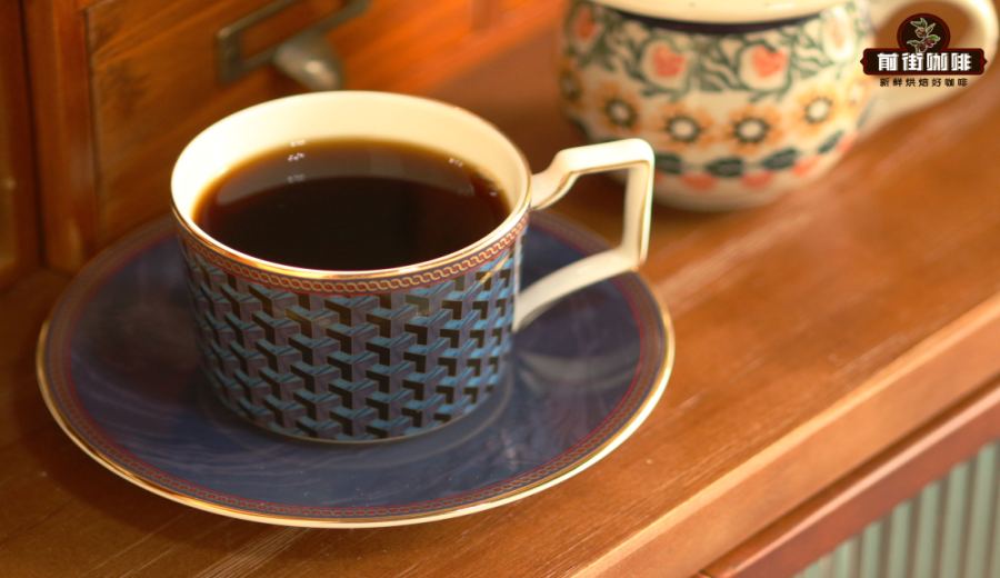 A Comprehensive Guide to Jamaican Blue Mountain Coffee: Grades, Flavor, Differences Between High Mountain Beans, and Pour Over Brewing Tips