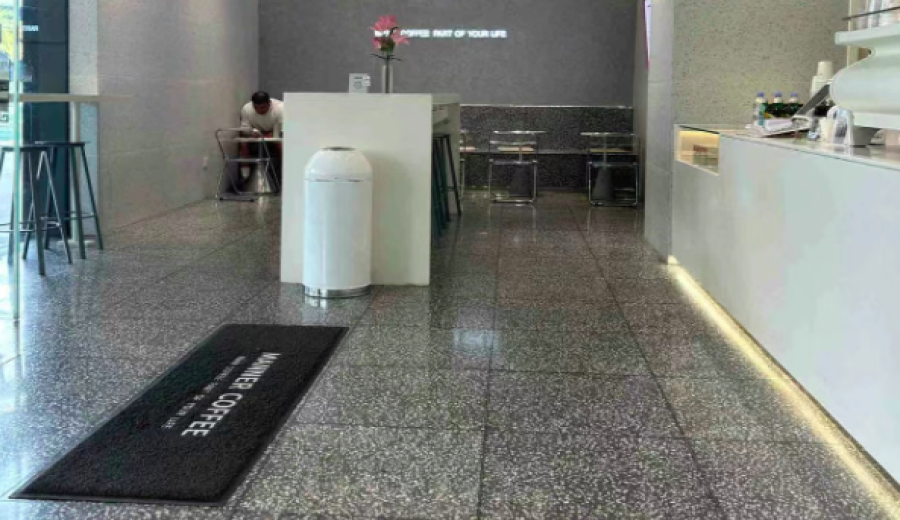 The hidden concerns of Manner's white store design: The balancing challenge between hygiene management and single-person operation