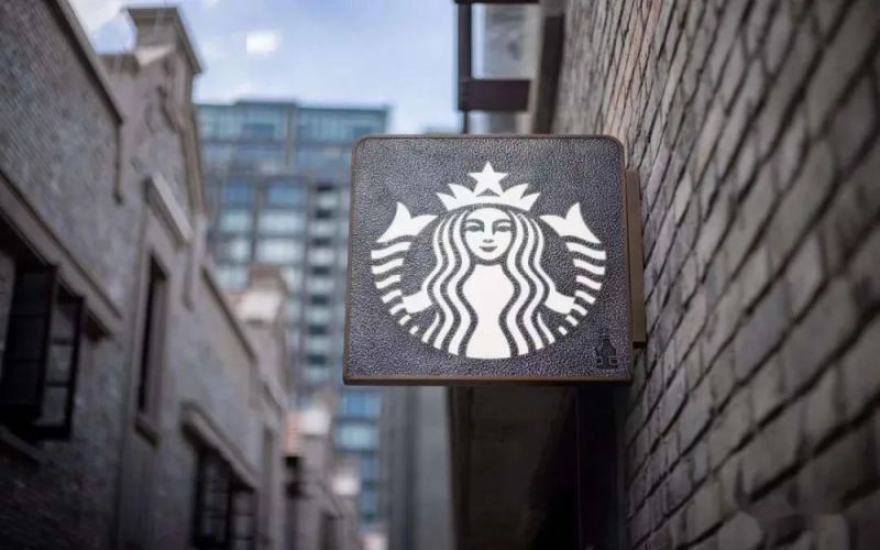 Starbucks’ Shanghai-Yunnan Intangible Cultural Heritage Concept Store Debuts: Shanghai’s First Store Blends Pour Over Coffee with Embroidery Art