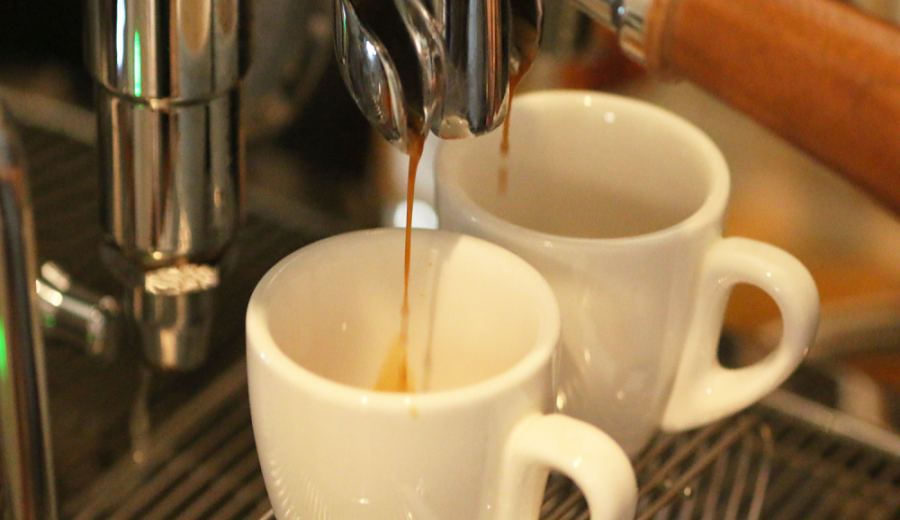Moka Pot vs Espresso Machine | A High-Value Home Brewing Guide & Blended Bean Recommendations