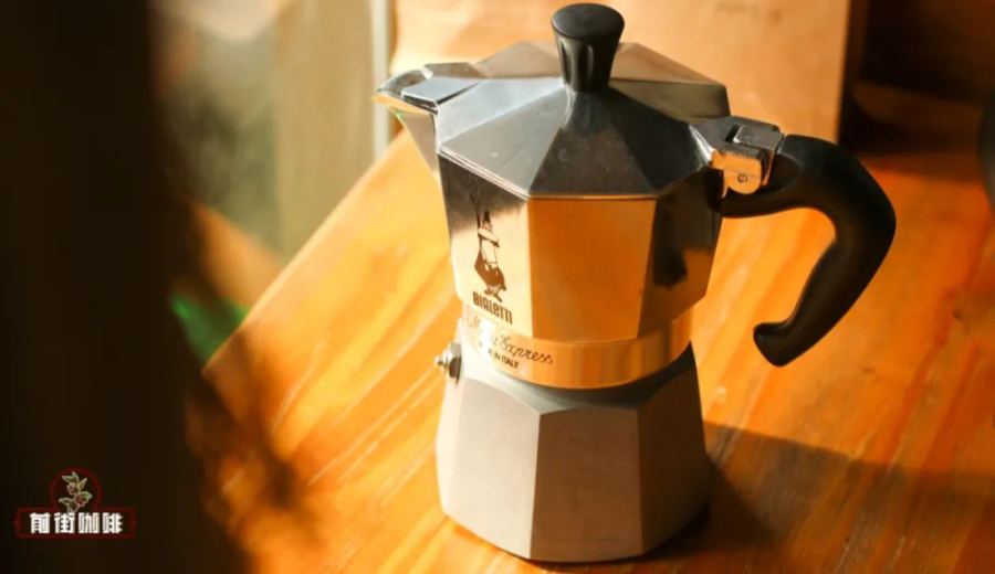 The secret to brewing perfect espresso with a moka pot: solving the three big problems of splattering, no extraction, and no crema