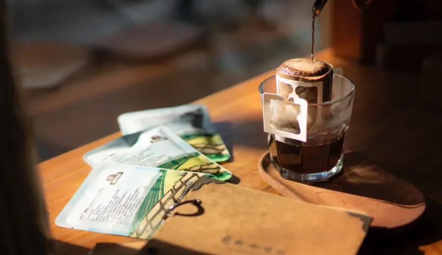 Pour Over Coffee Latte Tutorial: 3 Brewing Methods + Water Temperature Ratios & Flavor Analysis