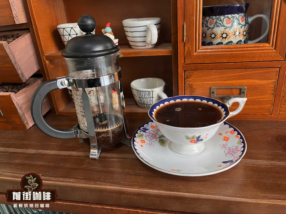French Press Coffee Guide: Water-to-Coffee Ratio, Grind Size, and Six Steps to Brew Rich Coffee