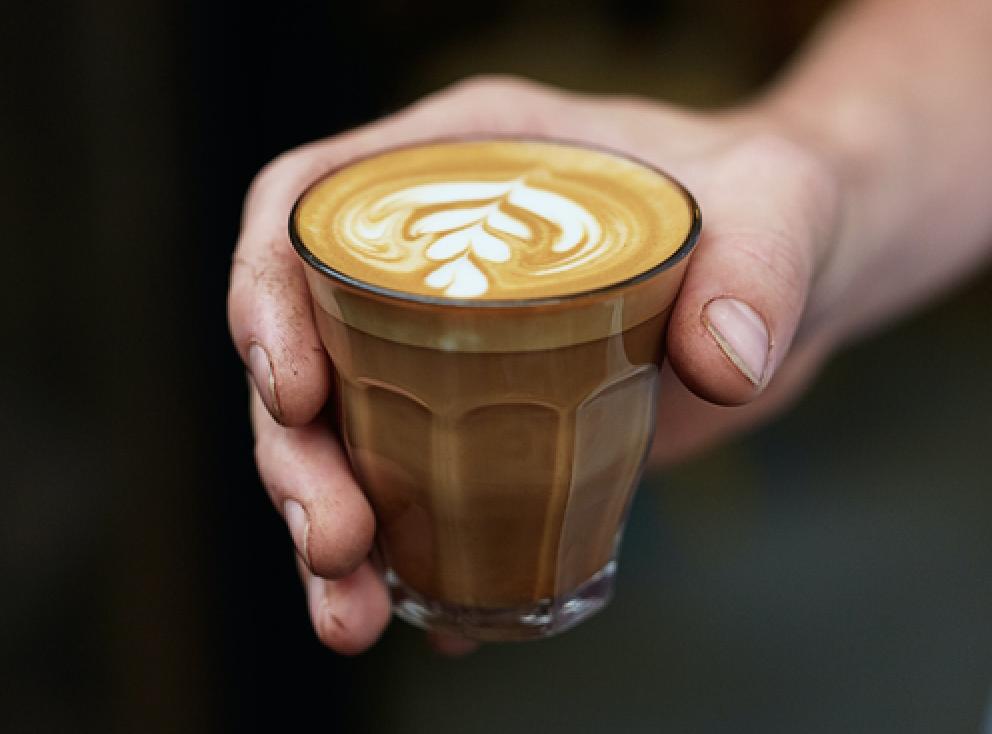 Analysis of the Differences Between Starbucks Flat White & Australian Latte | Coffee-to-Milk Ratio & Flavor Comparison