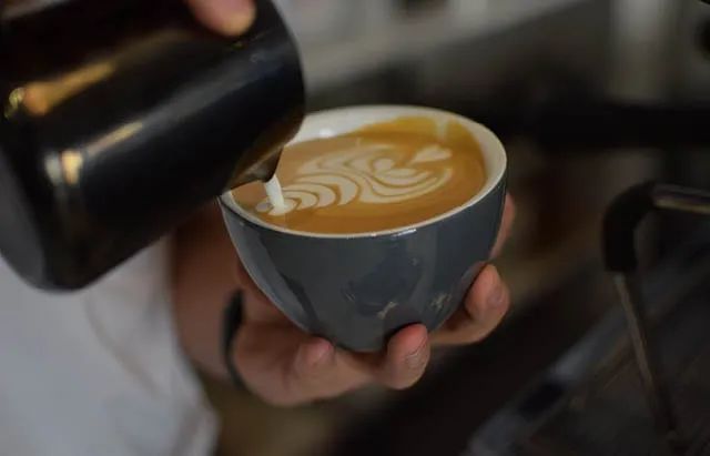 Can you drink flat white when losing weight? Analysis of espresso ratio and calories | Beginner's guide to coffee