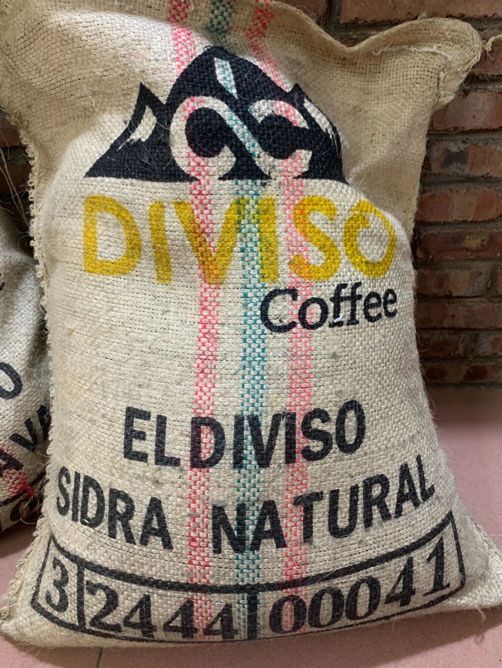 An Analysis of Colombian Coffee Bean Grades and Regional Flavors: A Pour Over Guide from Excelso to Huila