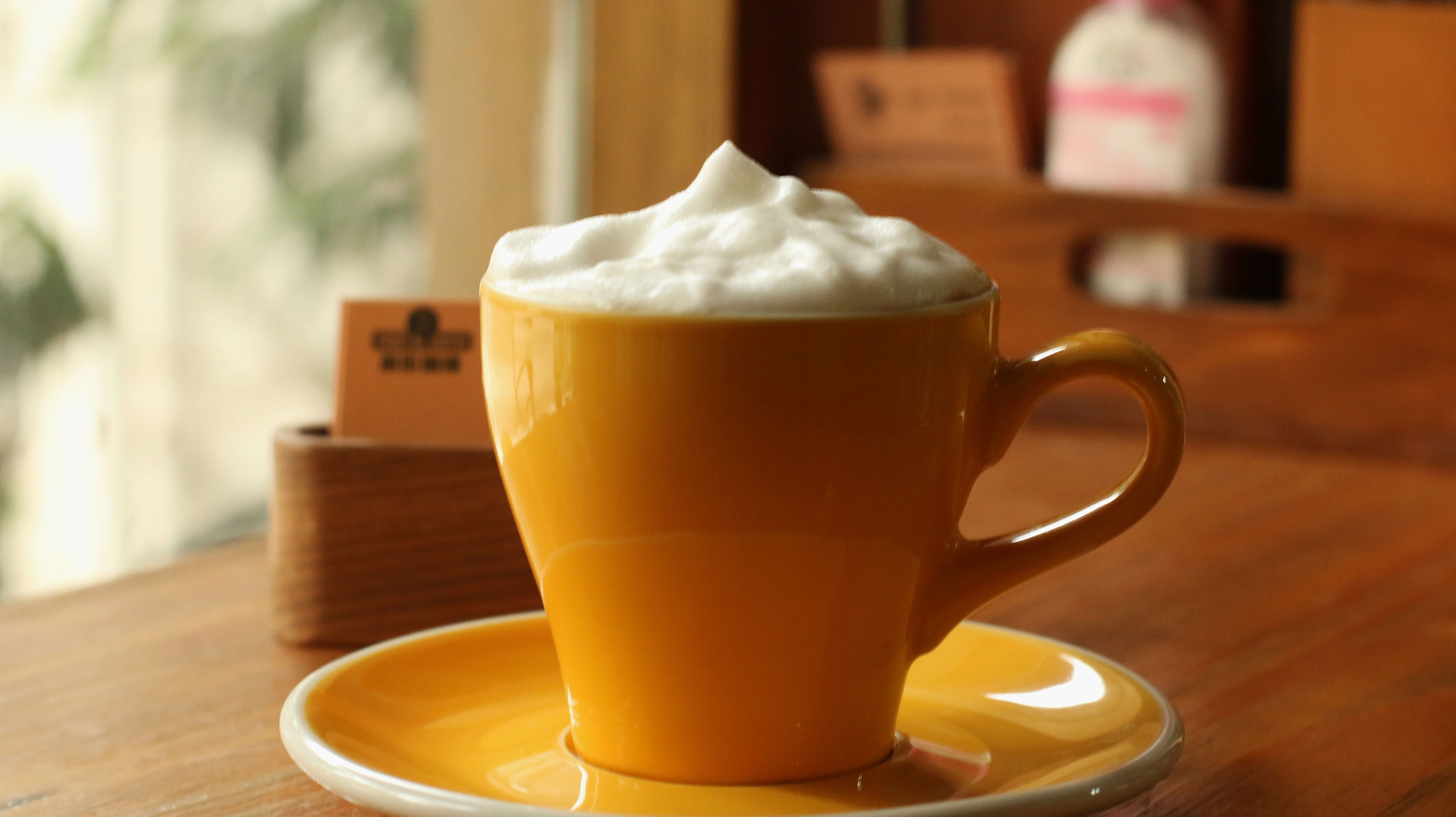 What’s the difference between a latte and a cappuccino? A full breakdown of espresso ratio, milk foam techniques, and coffee bean selection
