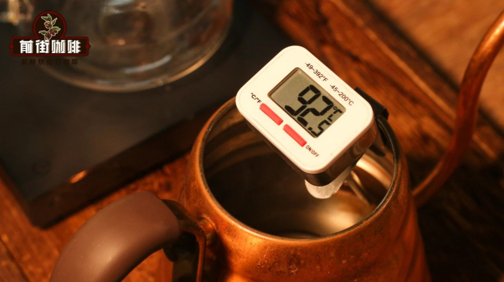 Pour Over Coffee Essentials: Mastering Freshness from Roast Date to Water Temperature Adjustment