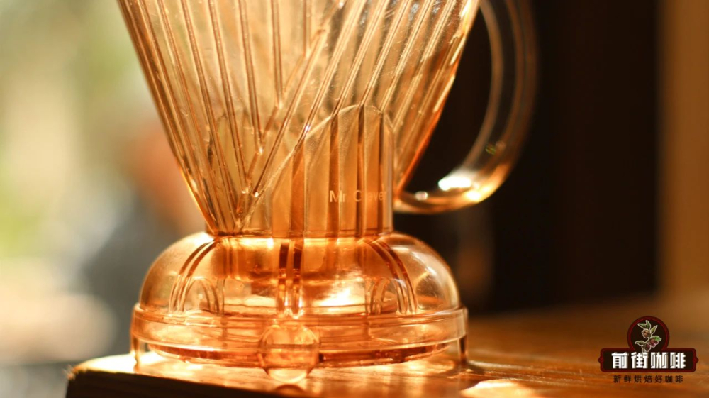 Beginner's Guide to Clever Dripper Pour Over: Analyzing Extraction Steps and Flavors with a Costa Rica Geisha Blend