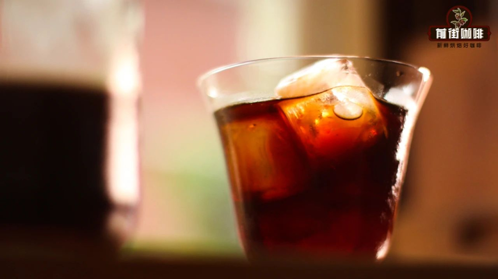Cold Brew vs. Hot Brew Coffee: A Breakdown of Differences | Extraction Principles, Suitable Bean Varieties, and an Ice Drink Beginner’s Guide
