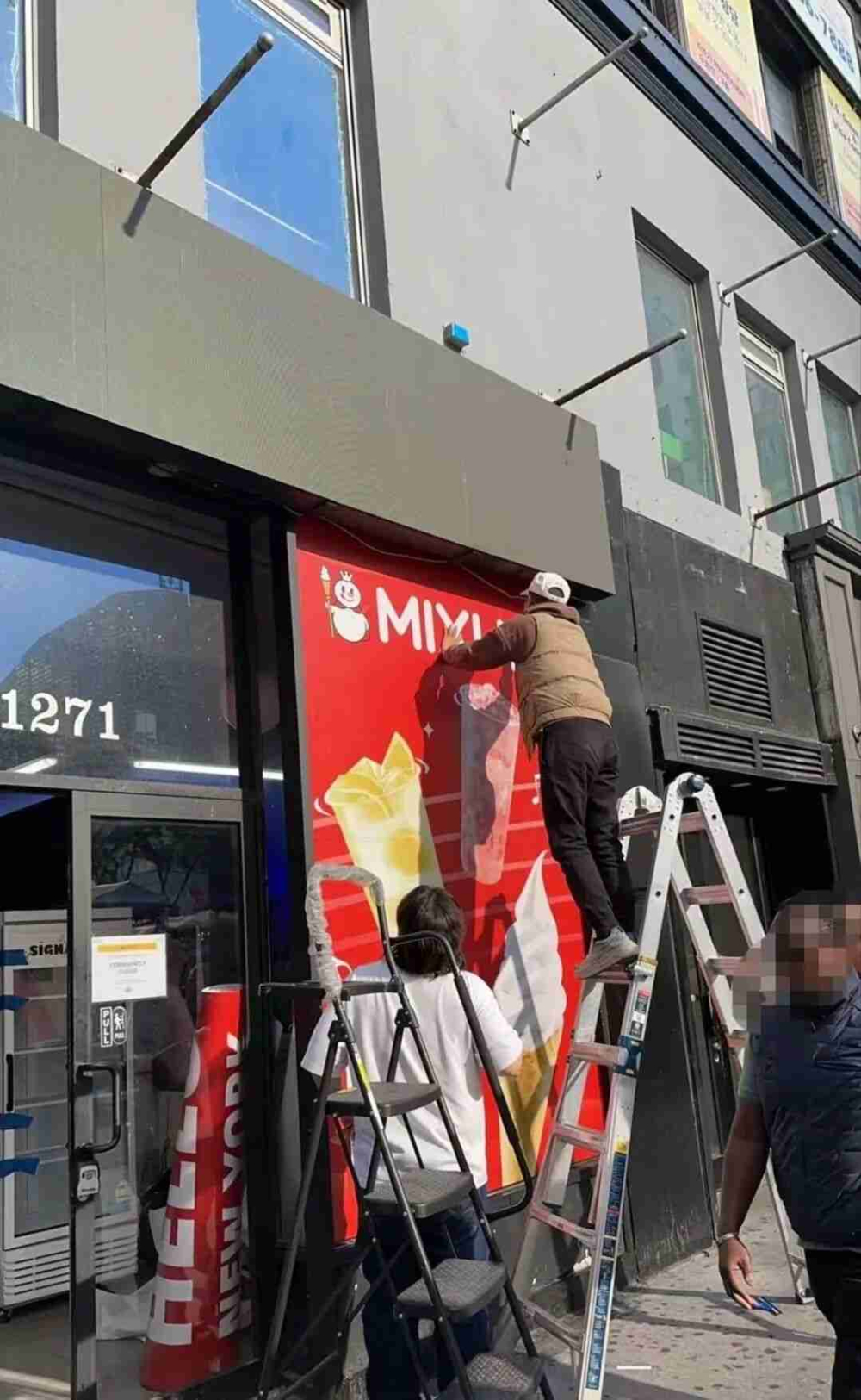 Real-Time Update on Luckin Coffee's U.S. Expansion: Analysis of Renovation Progress at Three Major Stores in New York and Los Angeles