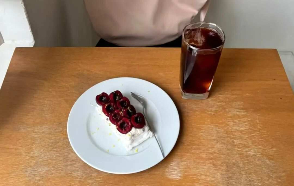 Controversy at Seoul's Seongsu-dong coffee shop over anti-China sentiment: Cafe refuses Chinese customers, sparking online backlash