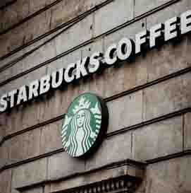 Starbucks' Cross-Industry Beauty Venture: Business Opportunities and Challenges Behind the Launch of Its Fashion and Beauty Division