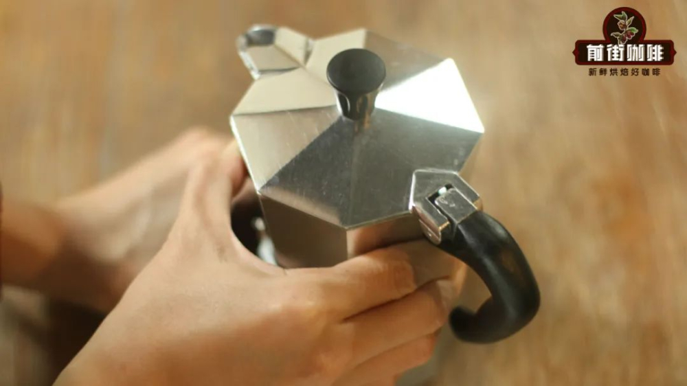 The Ultimate Moka Pot Brewing Guide: Suitable Beans, Technique Breakdown & FAQs