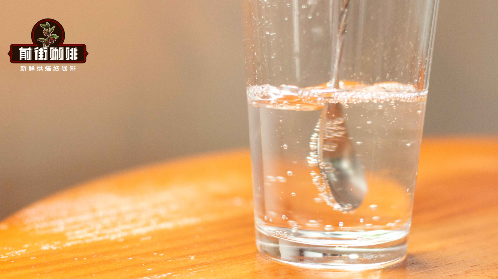 DIY Guide to Four Bubbly Iced Americanos at Coffee Shops: From Classic to Coconut Aroma