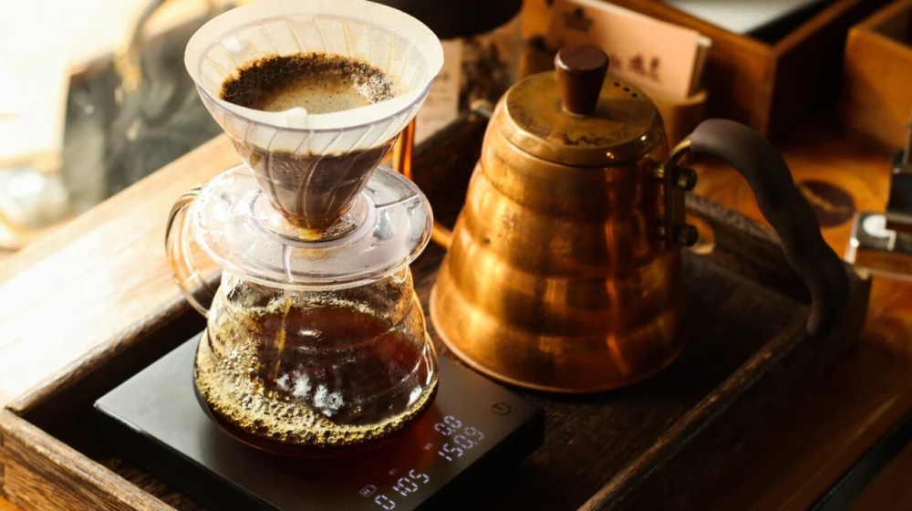 How to Make Cold Brew Coffee: Medium-Light Roast Bean Selection & Low-Temperature Extraction Flavor Analysis
