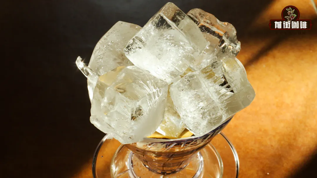 Comparison of Iced Pour Over, Cold Drip, and Cold Brew Coffee: Brewing Time, Flavor Differences, and Extraction Techniques Guide