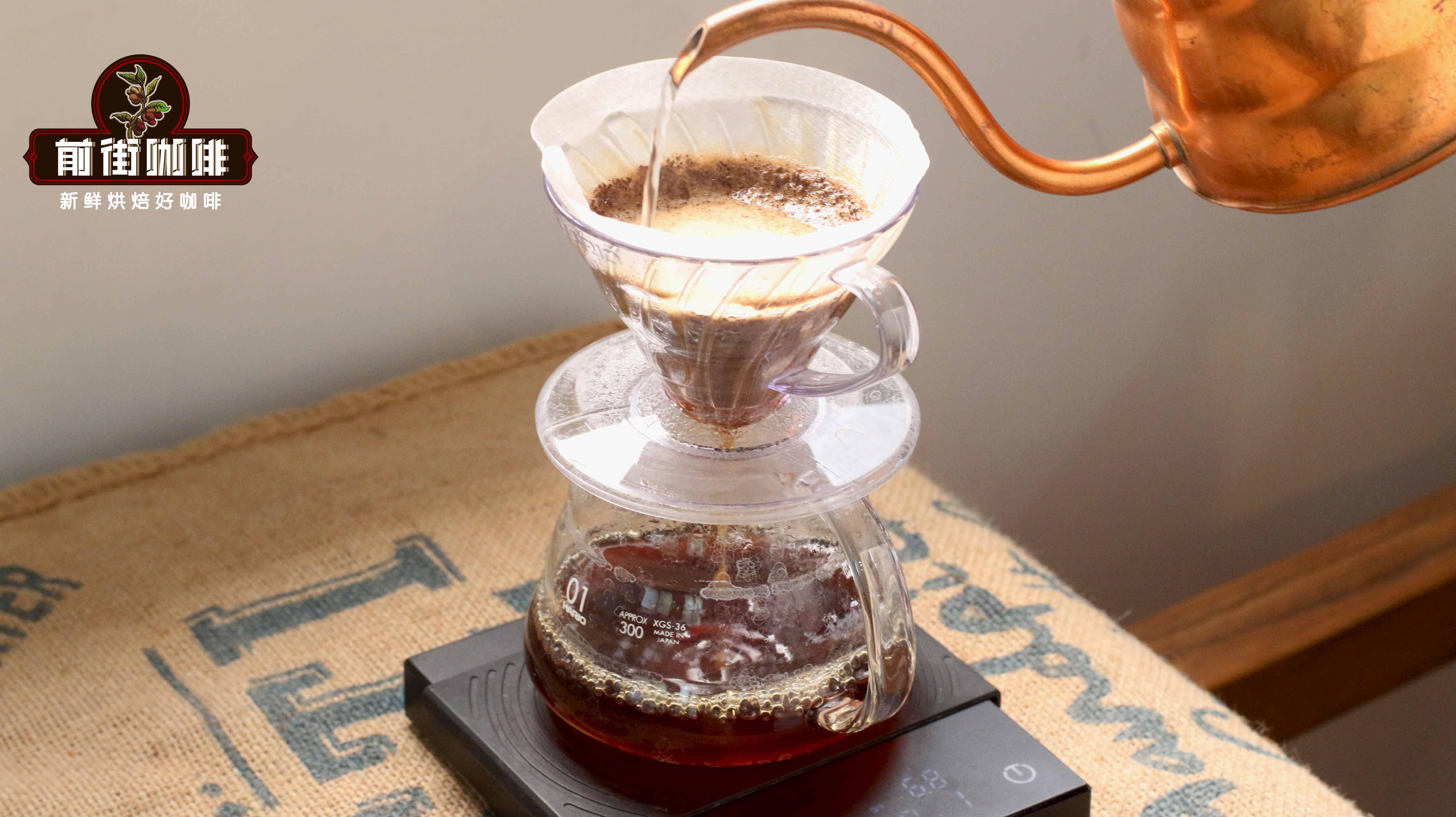 How to choose a pour over coffee filter? A detailed comparison of the pros and cons of the flat-bottomed (cake) dripper vs the V60 conical dripper
