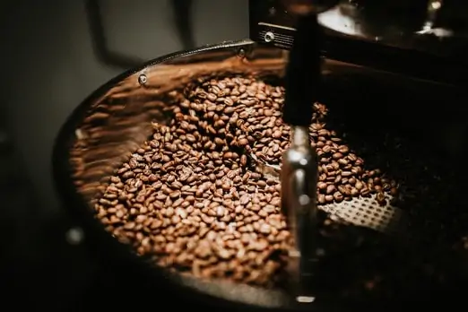 How to choose the right coffee beans for a moka pot? Medium-dark roast recommendations and flavor analysis